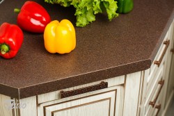 <b>Столешница</b><br/>Цена в магазине: <span class='red'>6 400 р.</span><br/>Осталось, шт: <b>2</b>